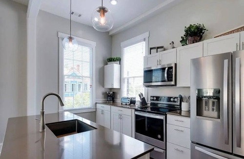 Historic Downtown Savannah House | Beautifully Renovated 5 bedroom 5 bath