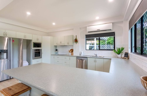 Yeppoon House | Beautifully Renovated Beachside Family Home