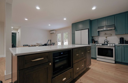 Oak Hill House | Beautifully Renovated Family-Friendly Retreat on 5 Acres