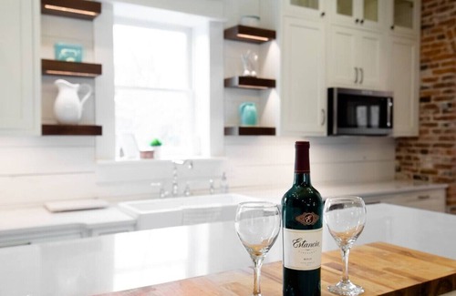 Jackson Other | Beautifully Renovated Farmhouse in Jackson, MO