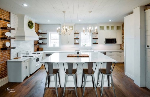 Jackson Other | Beautifully Renovated Farmhouse in Jackson, MO