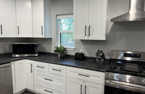 Houma House | Beautifully renovated home on Bayou Blue!