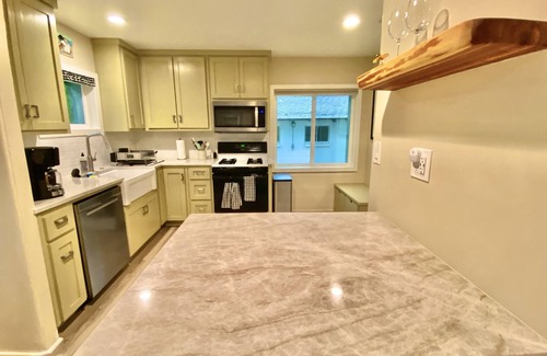 Ross House | Beautifully Renovated Home near Downtown Waco, Baylor Univ. & Magnolia Silos