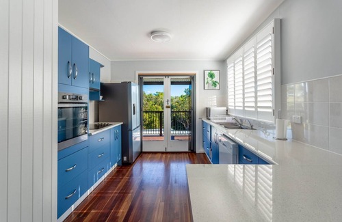 Lammermoor Beach House | Beautifully Renovated Large Home on Lammermoor Beach.