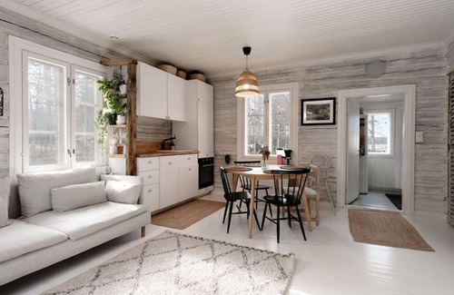 Salo Cottage | Beautifully renovated red cottage by the lake