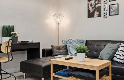 Crescent Heights Apartment | Beautifully renovated, steps from downtown suite