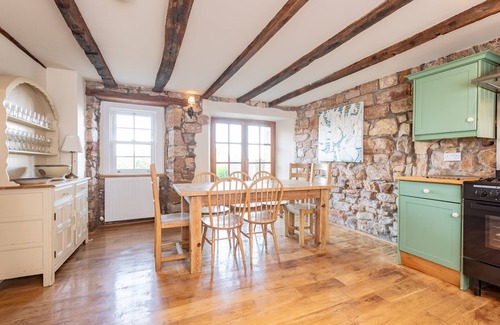 Crail House | Beautifully renovated three bedroomed house with fabulous gardens