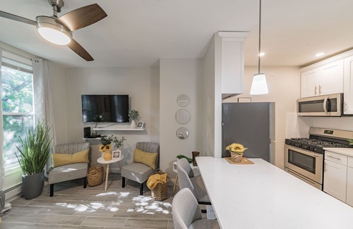Bedford-Stuyvesant Apartment | Beautifully renovated comfy one bedroom apartment, - minutes from Manhattan