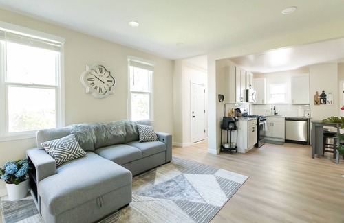 Tremont House | Beautifully renovated 2BR/1BA home in the heart of Tremont
