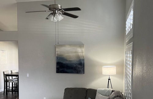 Las Vegas House | Beautifully renovated 4/2 Single Story Las Vegas Home