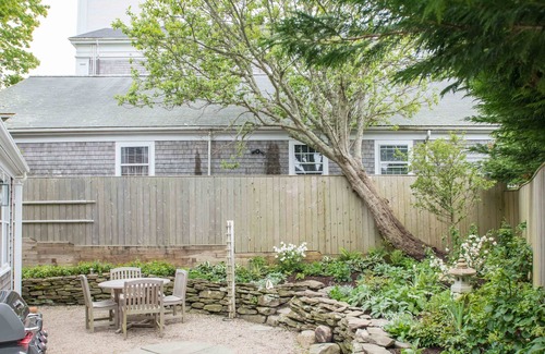 Nantucket Town House | Beautifully Renovated in Town Residence - THE BUNGALOW