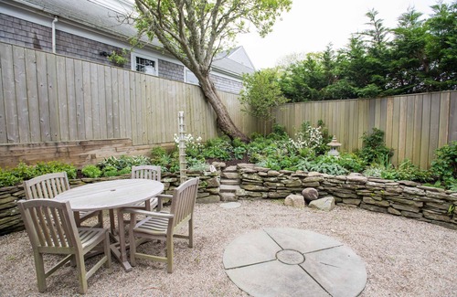 Nantucket Town House | Beautifully Renovated in Town Residence - THE BUNGALOW