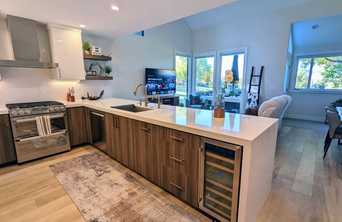 North Park City Condo | Beautifully Renovated Townhome - Steps to Park City Mountain Resort!