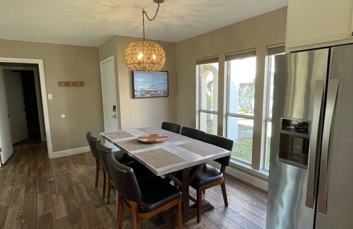Sailhouse Condo | Beautifully renovated Bay View Escape!