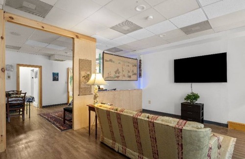 Strasburg Apartment | Beautifully Renovated Downtown Flat: Japanese Decor #2