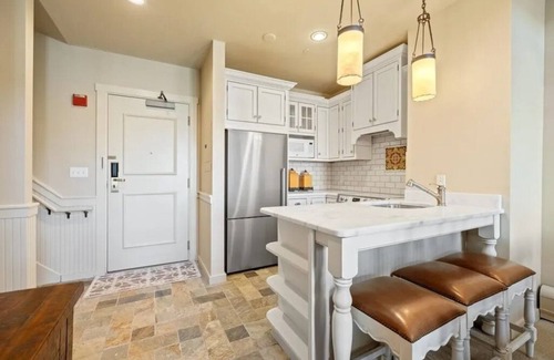 Stratton Mountain Condo | Beautifully renovated 2 bedroom condo in Stratton VT - walk to Village/Lifts!
