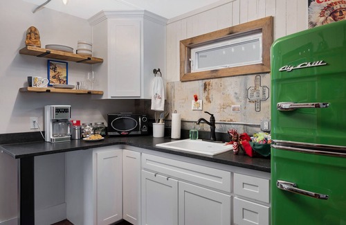Canyon House | Beautifully renovated vintage train car near the Palo Duro Canyon and WTAMU