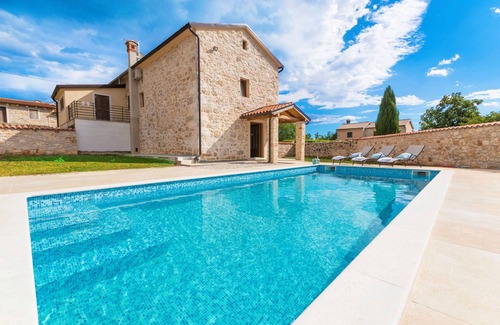 Baderna Villa | Beautifully renovated villa with pool; welcoming and pet-friendly
