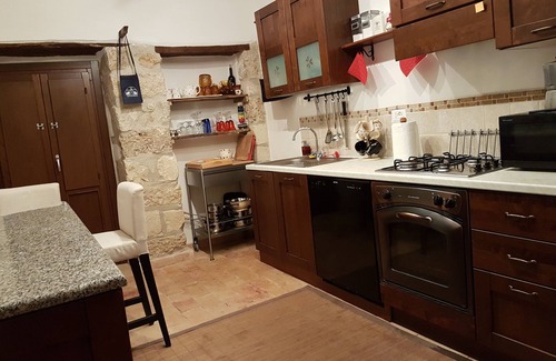 Serramonacesca House | Beautifully restored farmhouse in Serramonacesca, Abruzzo, Italy