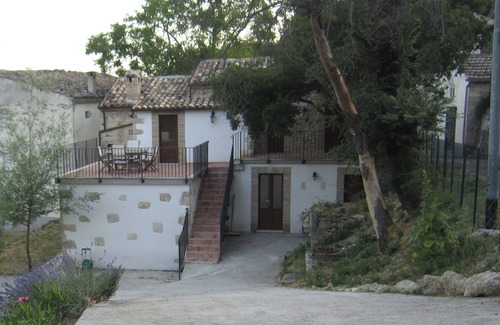 Serramonacesca House | Beautifully restored farmhouse in Serramonacesca, Abruzzo, Italy