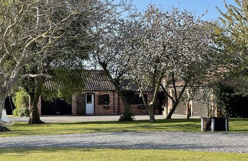 Langrick House | Beautifully restored 18th century Barn
