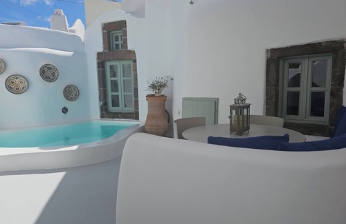 Megalochori House | Beautifully Restored Traditional Village House 'Alba Lily'