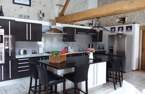 Expiremont House | Beautifully restored Charentaise house with private pool and stunning views
