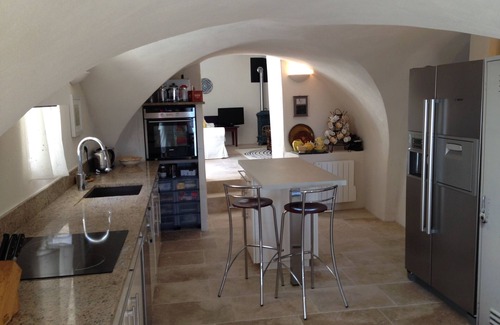 Vinsobres House | Beautifully Restored Stone Barn w/Own Pool/Great Views To Vineyards/Mont Ventoux