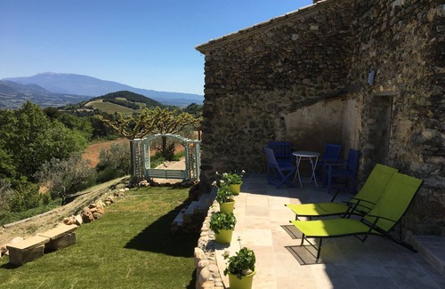 Vinsobres House | Beautifully Restored Stone Barn w/Own Pool/Great Views To Vineyards/Mont Ventoux