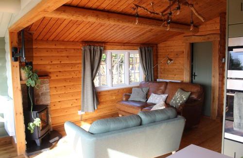 Bronaber Ski Chalet | Beautifully Restored Log Cabin