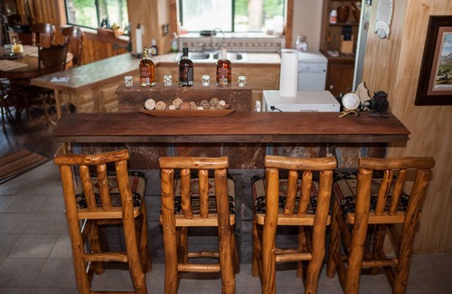 Kingston Cabin | Beautifully restored hippie house near the Wilderness Rider Buffalo Ranch.