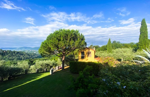 Sarzana House | Beautifully restored hay-barn with splendid views, set amongst olive groves and 7 km from the sea. Sarzana
