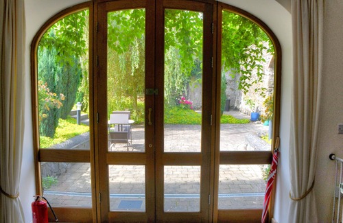 Woodstown Cottage | Beautifully Restored Coach House In Woodlands Overlooking the Suir Estuary