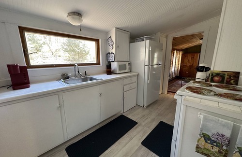 Bluemont Cabin | Beautifully Restored Log Cabin in Bluemont, VA
