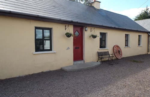 County Cork Cottage | Beautifully restored traditional Irish cottage in tranquil, country location