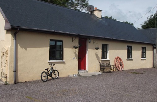 County Cork Cottage | Beautifully restored traditional Irish cottage in tranquil, country location