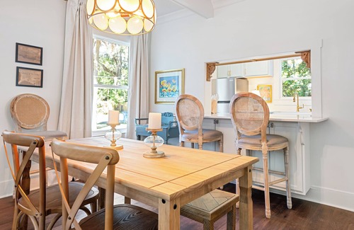 Brunswick Cottage | Beautifully restored cottage downtown Historic Brunswick close to golf + beaches