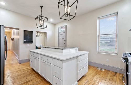 Manchester House | Beautifully Restored and huge townhouse, sleeps 14