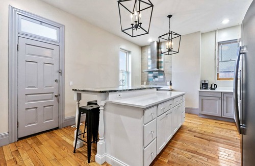 Manchester House | Beautifully Restored and huge townhouse, sleeps 14
