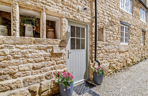 Chipping Campden Cottage | Beautifully Styled Dog Friendly - Butchers Flat