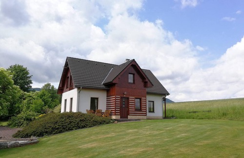 Bozanov House | Beautifully situated detached country house with a wide view over meadows and mountains