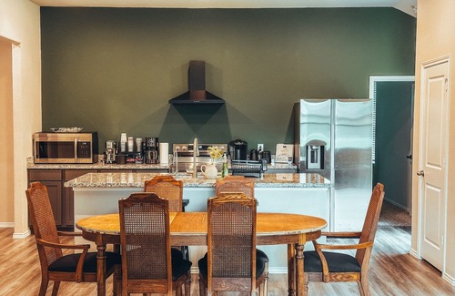 Magnolia House | Beautifully Spacious Home