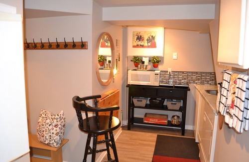 Burlington House | Beautifully styled 1 Bedroom suite in South Burlington