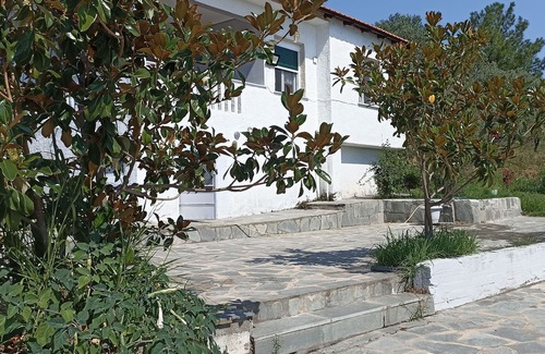 Palaio Tsifliki House | Beautifully Traditional Village House sea & mountain view 200mtrs beach