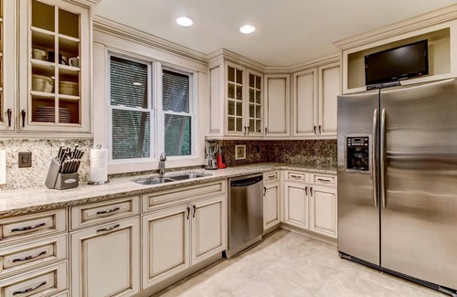 Amelia City House | Beautifully Updated Home at Summer Beach Steps from Ocean