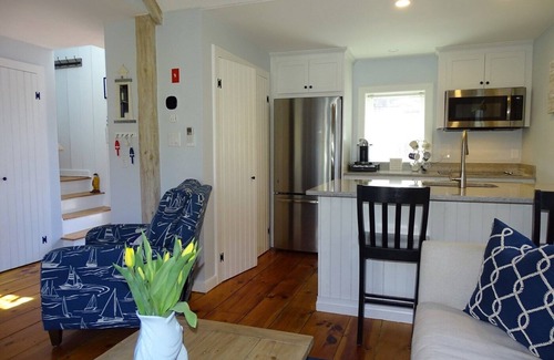 Mashpee Condo | Beautifully updated 2 bedroom, 2 bath End Unit with Central AC