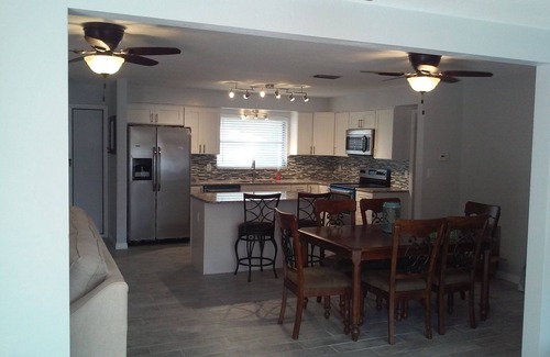 Largo House | Beautifully updated and spacious 2 bed/2 bath minutes from the beach!