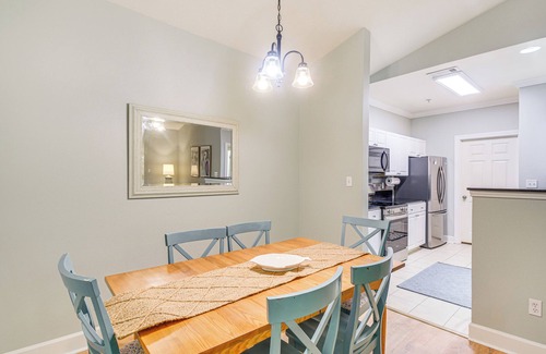 Foley Condo | Beautifully Updated Foley Condo w/Pool Access