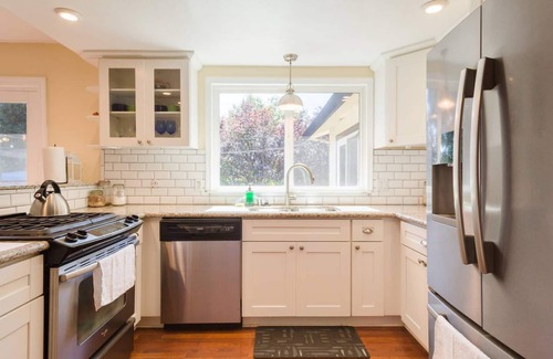 Santa Rosa House | Beautifully Updated Home In The Wine Country with A/C!