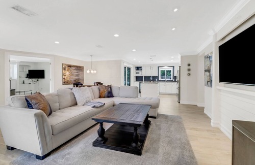 Willoughby Acres House | Beautifully Updated Home w/Pool & Spa